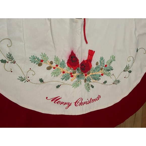 48 Inch Christmas Tree Skirt, Red White Tree Skirt with Cardinals & Holly READ - Picture 3 of 10